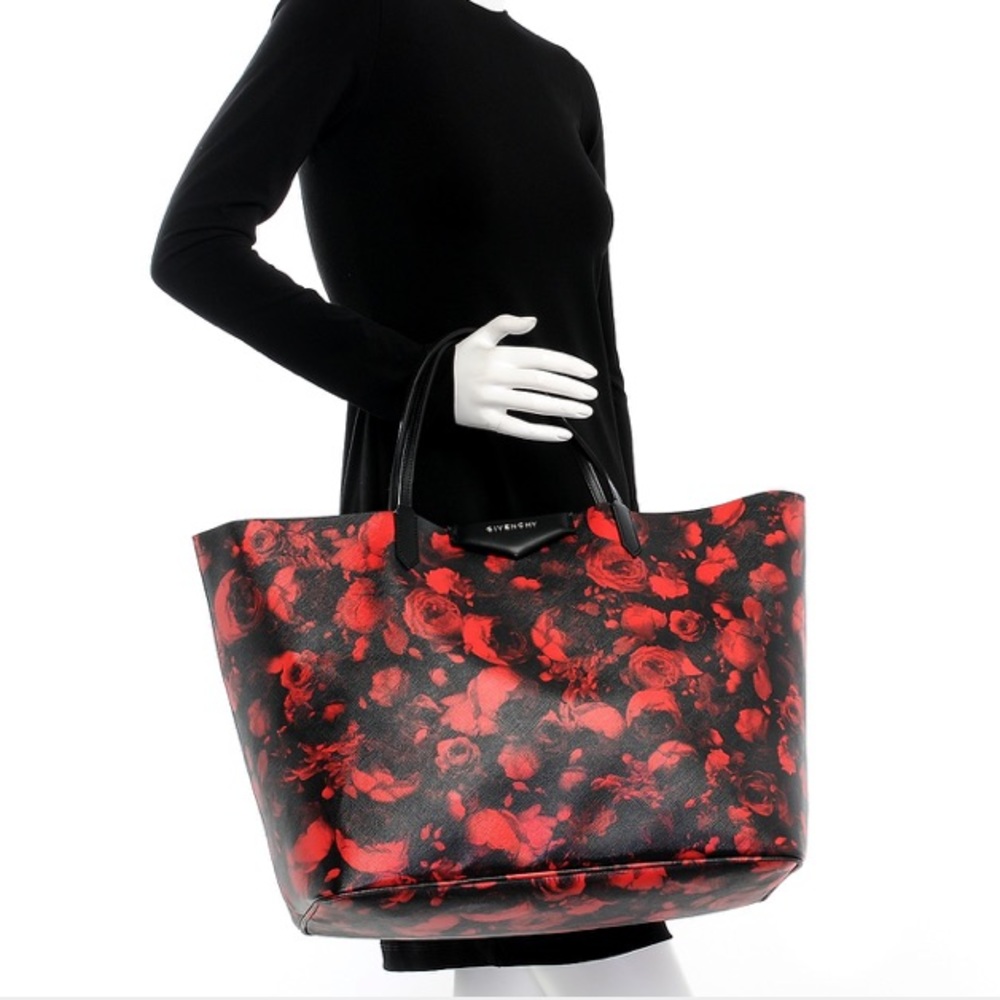 Givenchy Antigona Love 🌹 Tote